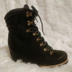NWT Sorel Conquest Wedge Boot